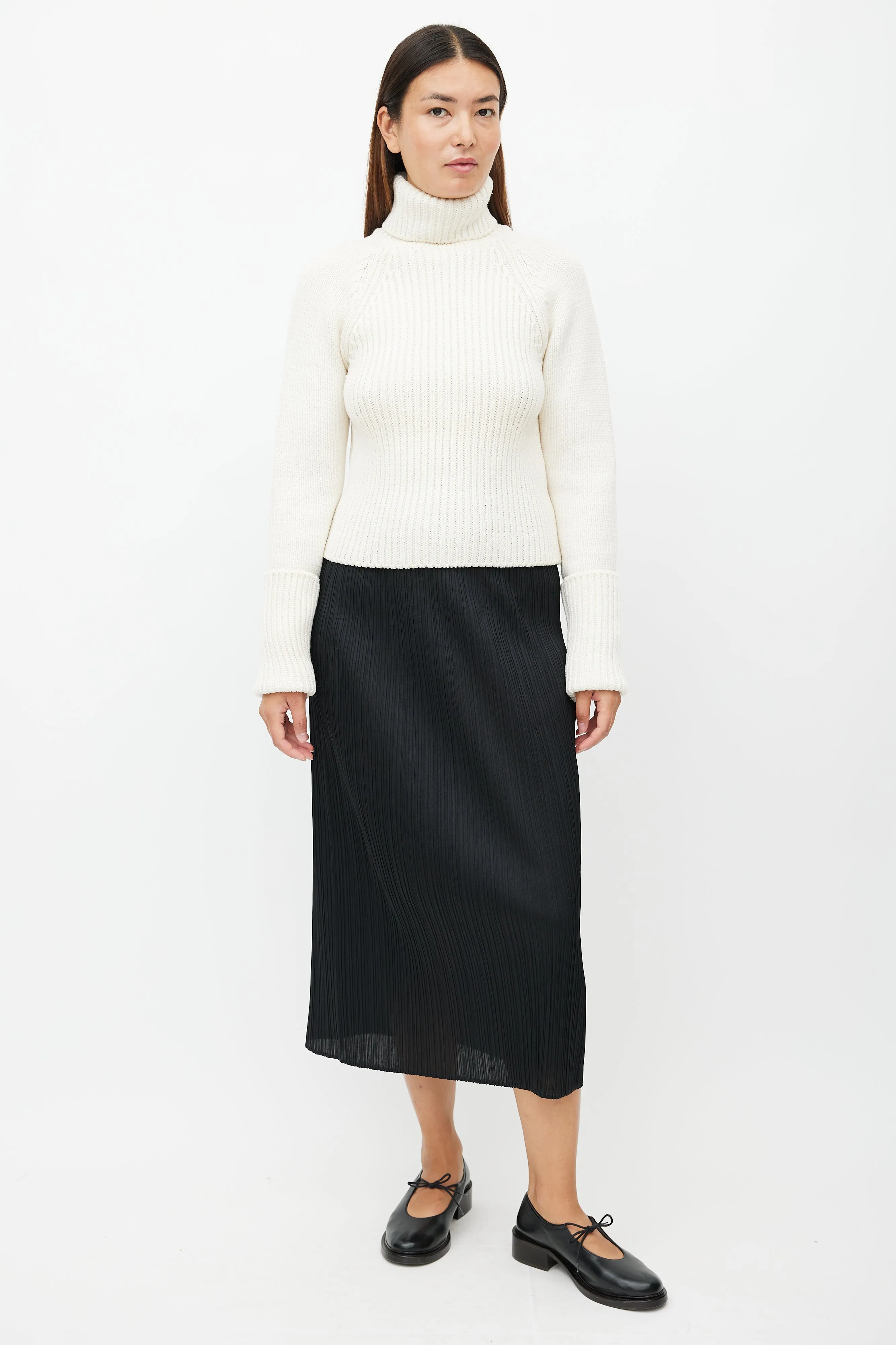 Cream Ribbed Knit Wool Turtleneck