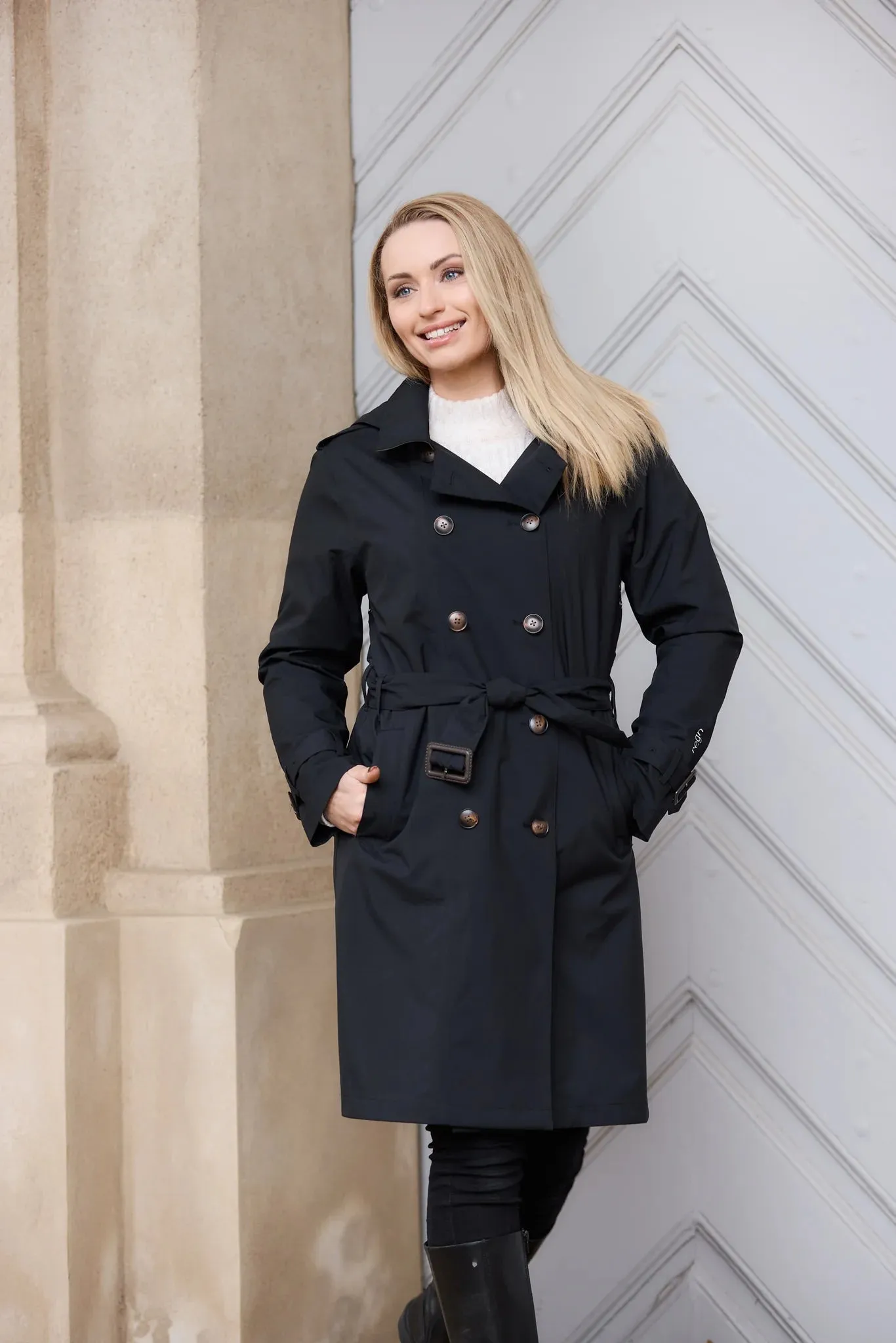 Gill Trench Raincoat | Black